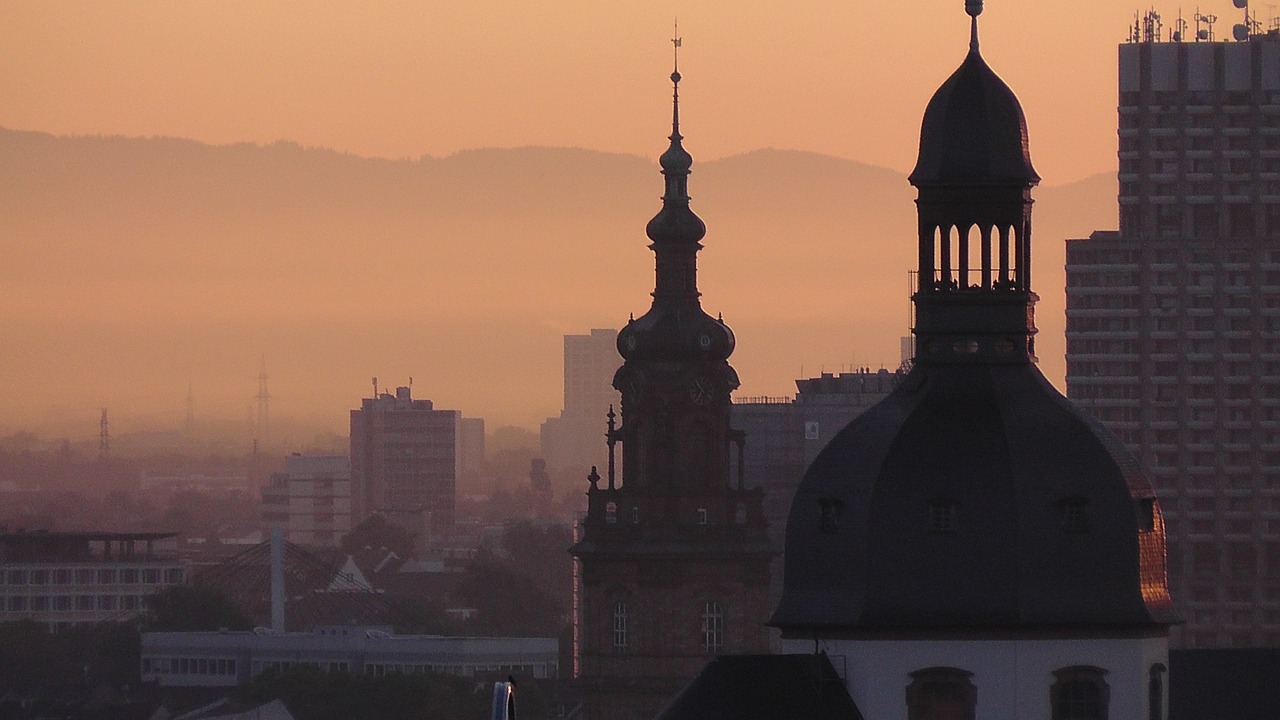 余姚最新動(dòng)態(tài)，城市發(fā)展與進(jìn)步的新篇章概覽