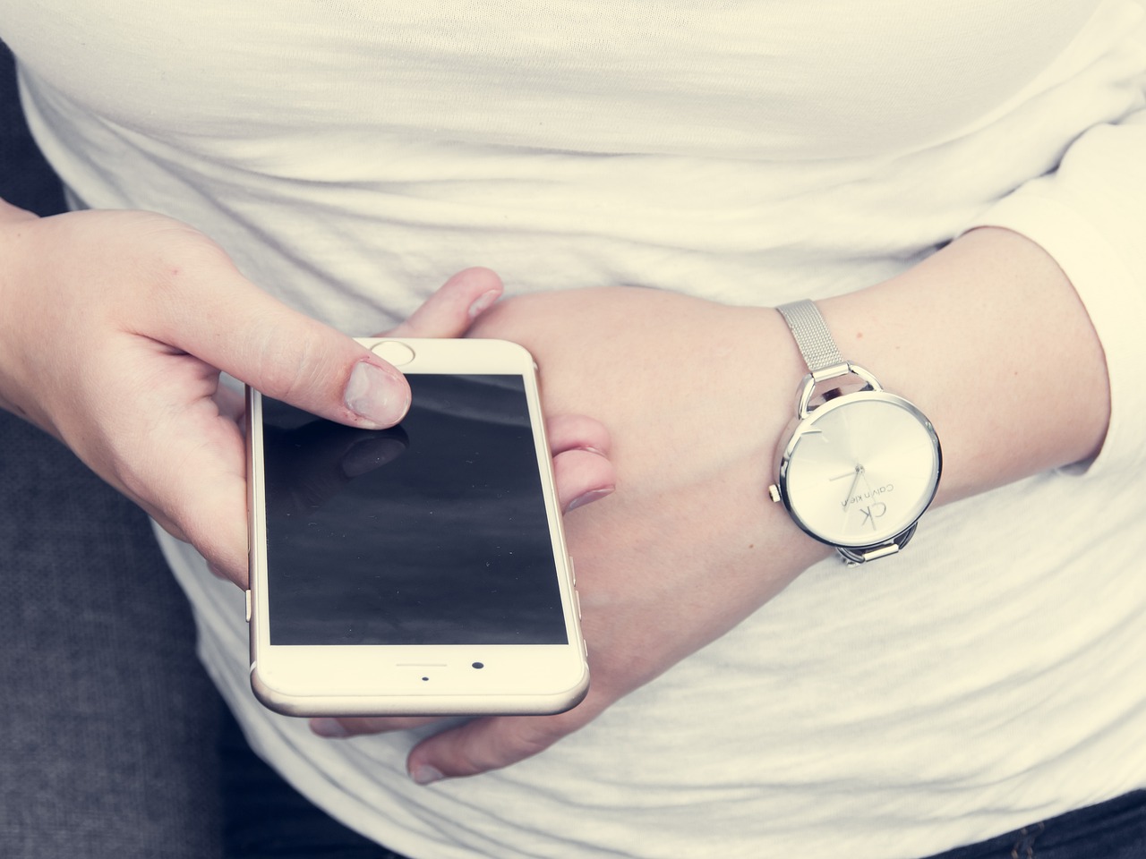 科技與時(shí)尚交匯，OPPO手機(jī)最新款融合之作