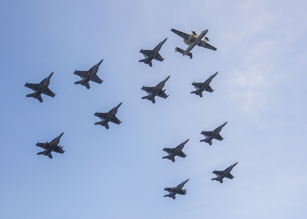 美國最新核動(dòng)力航母，引領(lǐng)全球海軍現(xiàn)代化的先鋒巨艦