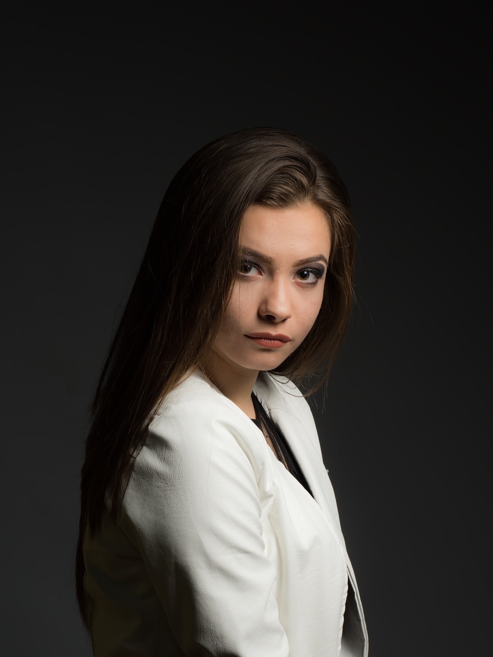 周迅最新圖片展現(xiàn)多元魅力與獨特時尚風(fēng)采