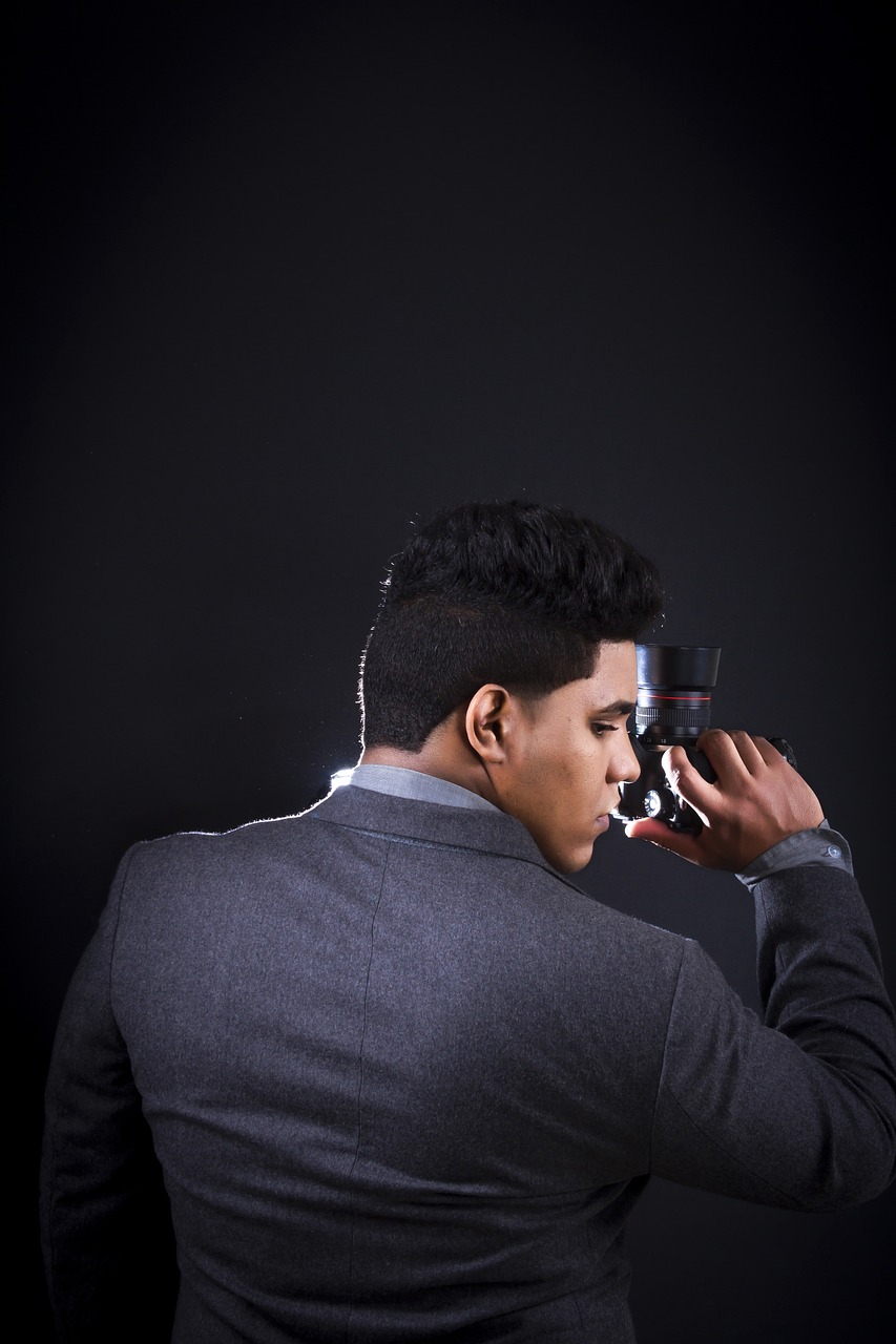 EXO最新九人寫(xiě)真圖片，探索偶像團(tuán)體的魅力瞬間