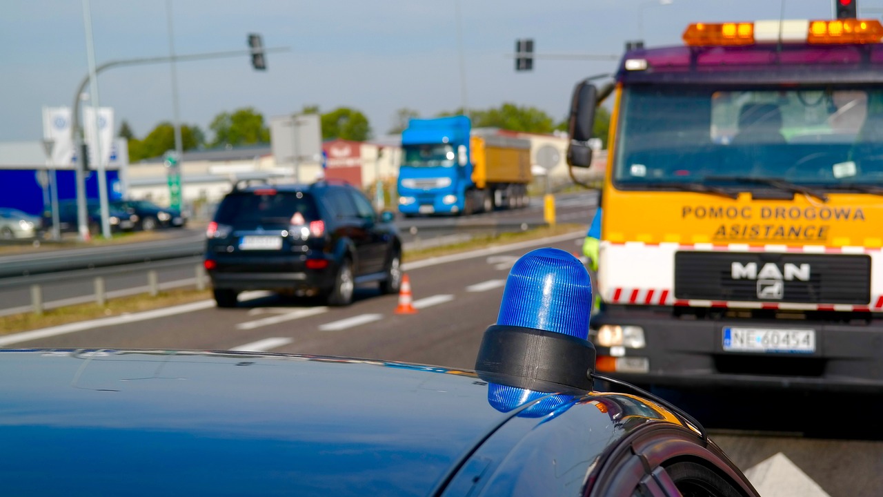 山西太原最新車(chē)禍?zhǔn)录疃冉馕雠c報(bào)道