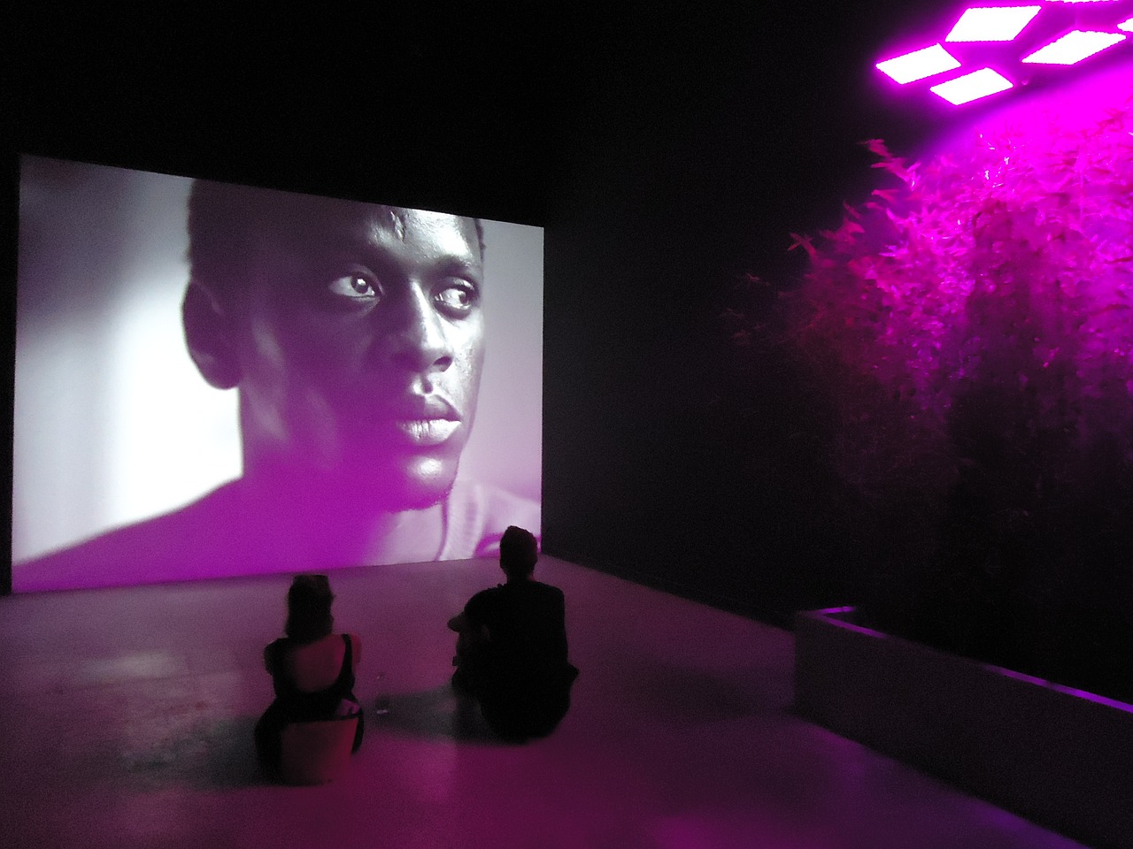 2017最新家庭倫理電影深度探討家庭情感與倫理價(jià)值