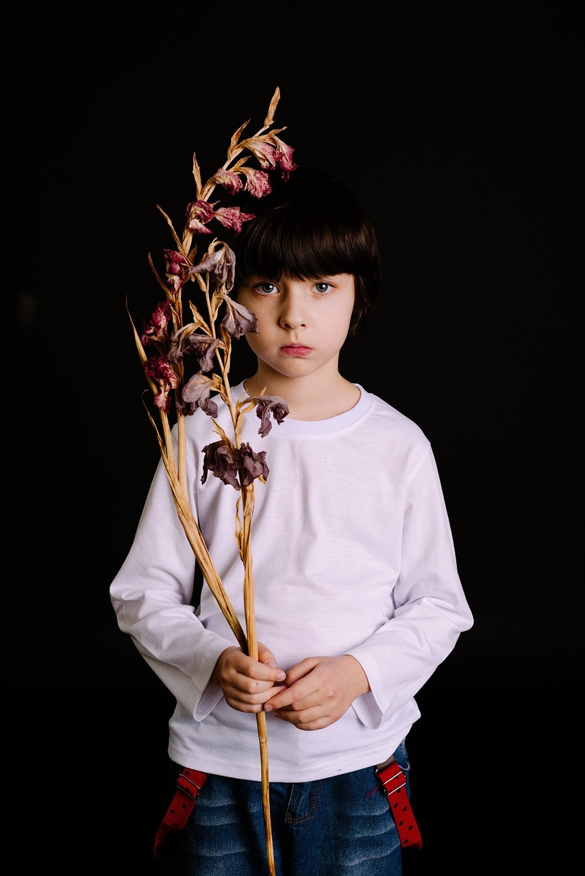 小蘇瑞長大最新街拍，時(shí)尚與童真的完美融合風(fēng)采展示