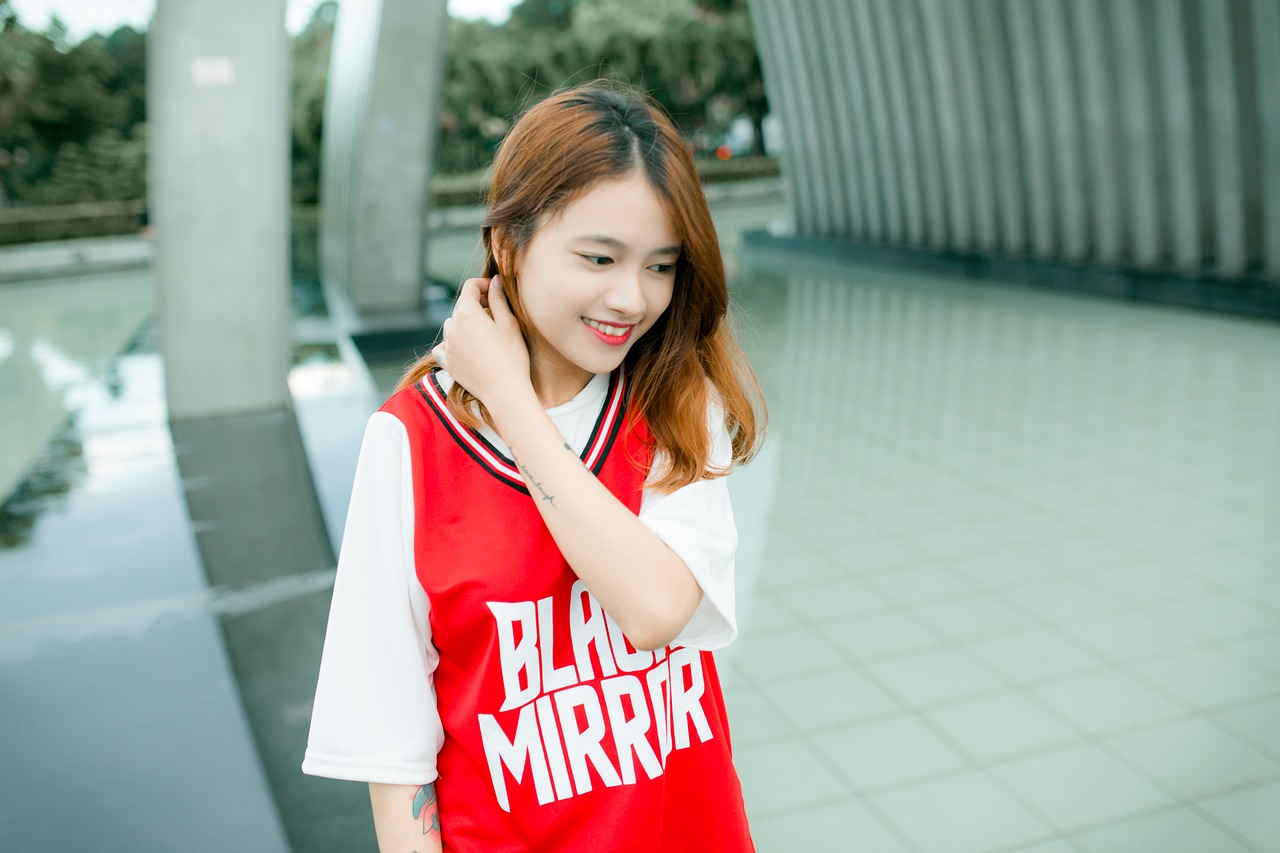 王俊凱最新街拍高清，時尚魅力的獨特展現(xiàn)風采