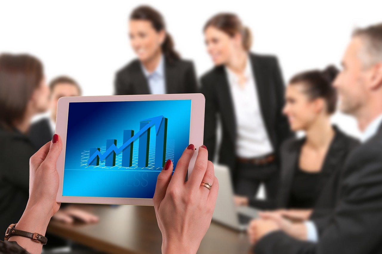 馬云上市瞬間，商業(yè)巨頭的榮耀時(shí)刻