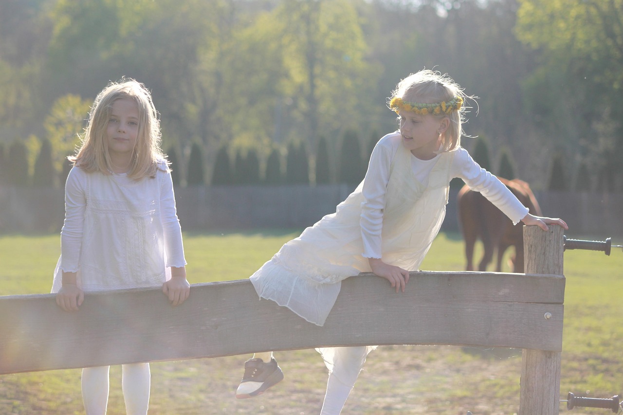 女童明星，關(guān)注成長，傳遞正能量之光