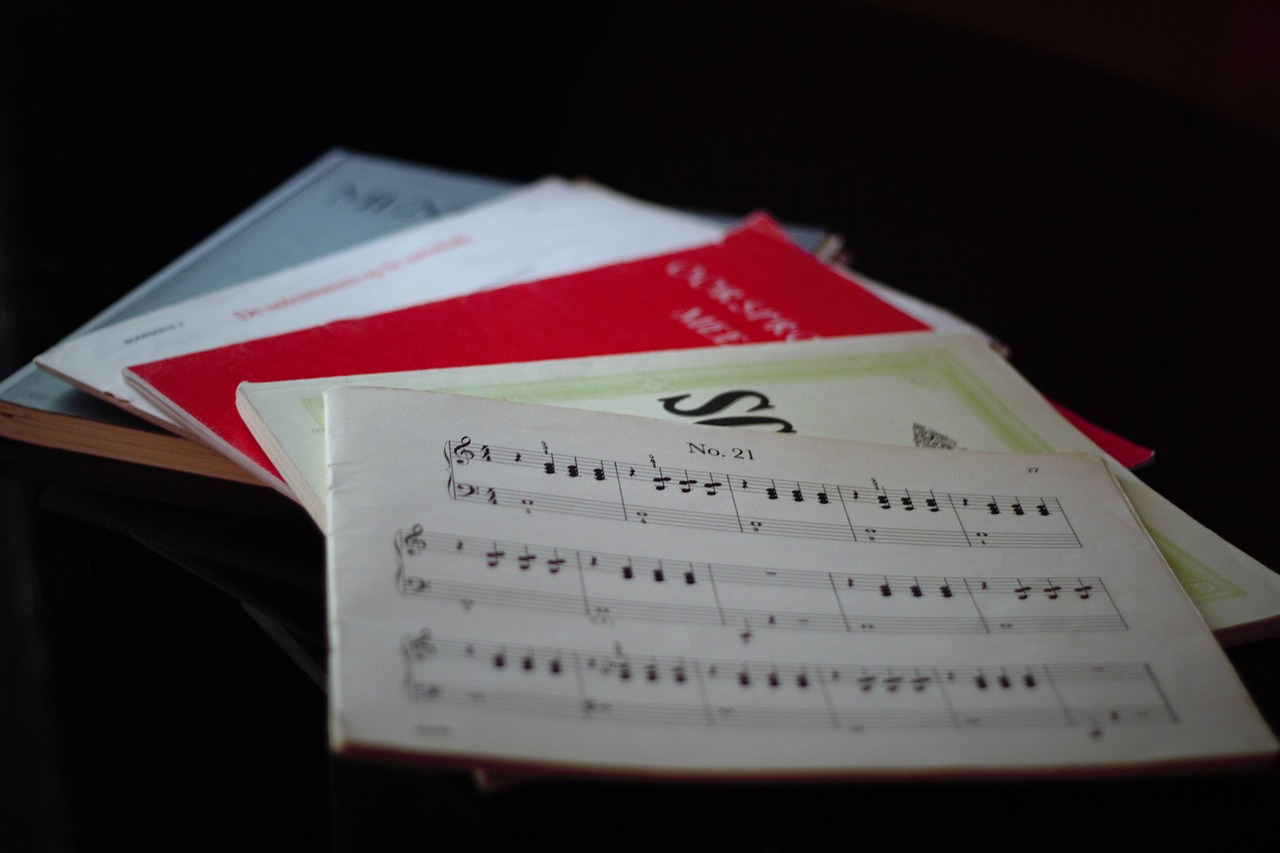 音樂產(chǎn)業(yè)蓬勃發(fā)展，最新歌曲出爐與流行趨勢同步更新